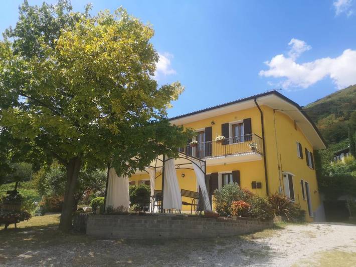 Appartamento per 3 persone, con Balcone e Terrazza nonché Giardino e Panorama a Valdobbiadene