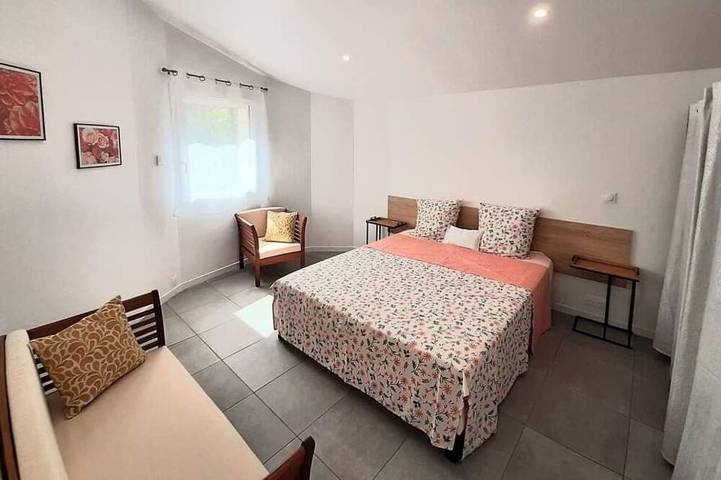 Location de vacances pour 4 personnes, avec jardin et piscine à Dauphin (homonymie) - 2