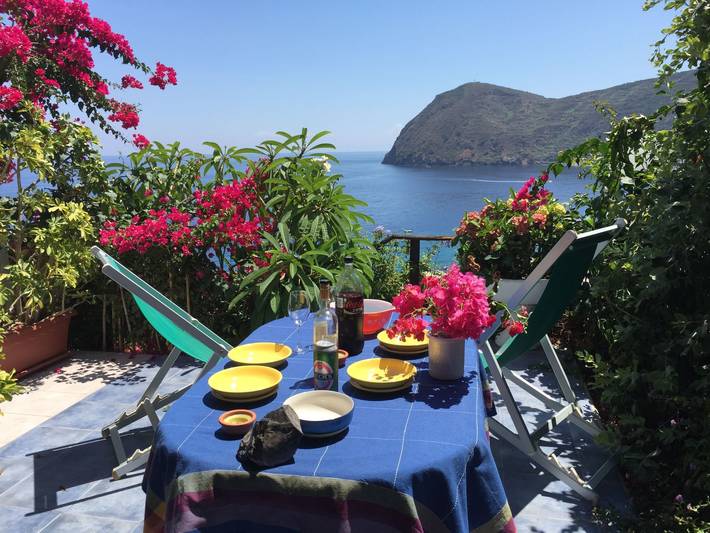 Casa vacanza per 3 persone, con Terrazza e Giardino alle Isole Eolie