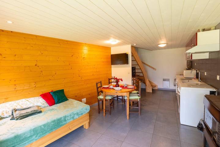 Gîte pour 3 personnes, avec vue ainsi que terrasse et jardin dans Lozère - 2