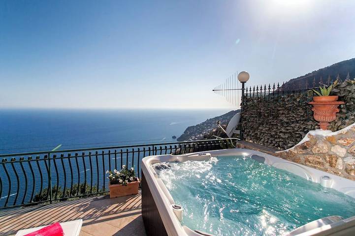 Ferienhaus für 7 Personen, mit Whirlpool und Balkon in Furore