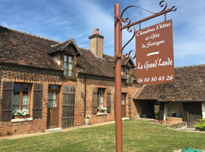 Gîte pour 12 personnes, avec terrasse et jardin