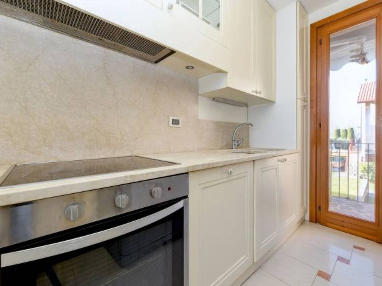 Appartamento intero, Desenzanoloft Eden mit Seeblick und privatem Strand in Sirmione, Prealpi Gardesane