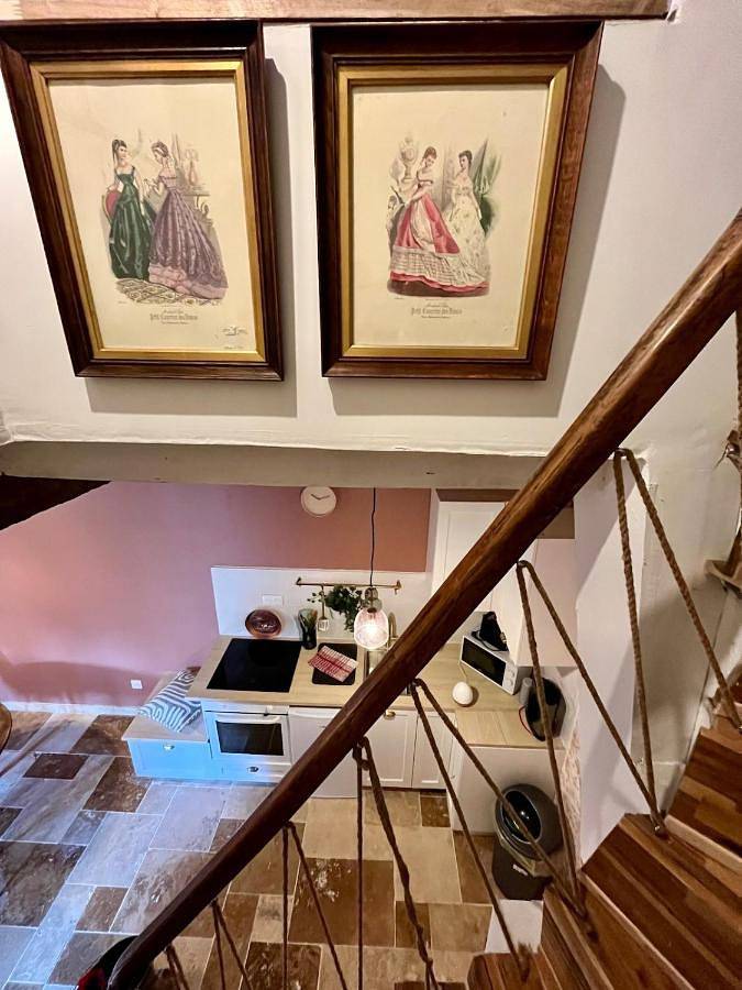 Location de vacances pour 2 personnes, avec jacuzzi et sauna, animaux acceptés à Crouzilles - 3