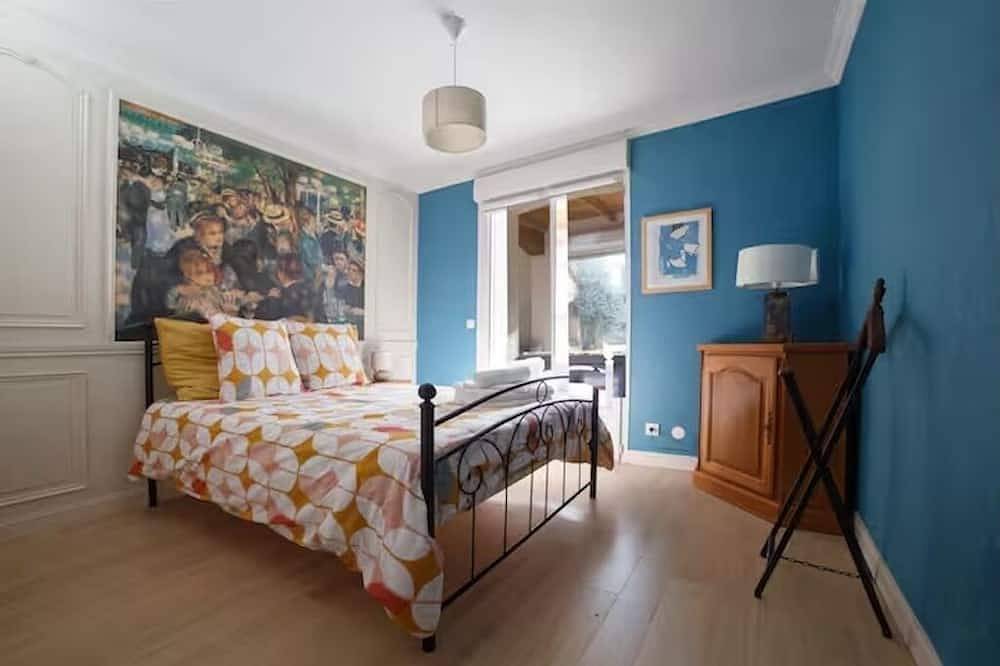 Villa L'Oasis du Rhône & piscine privée in Charmes-sur-Rhône, Privas (arrondissement)