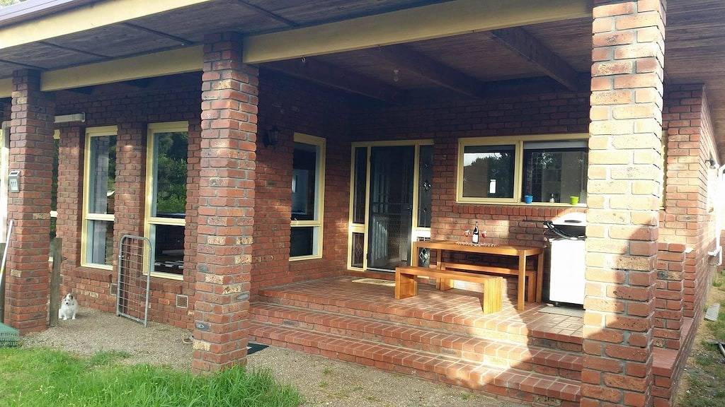 Holiday Home for 10 People in Loch Sport, Shire of Wellington