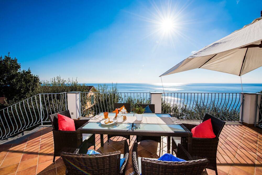 Villa for 6 Guests in Spiaggia Duoglio, Amalfi
