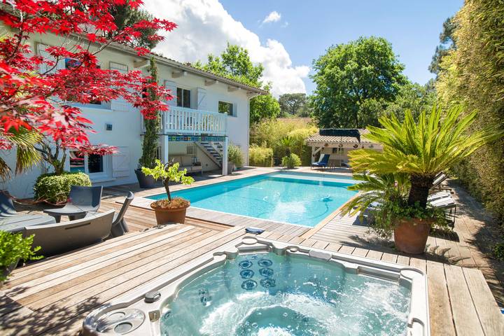 Villa pour 12 personnes, avec jacuzzi ainsi que terrasse et jardin sur la Dune du Pilat