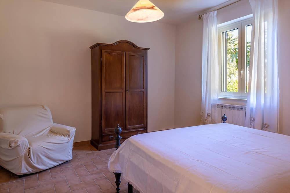 5 bedroom lovely home in Roseto degli Abruzzi in Roseto degli Abruzzi, Provincia di Teramo