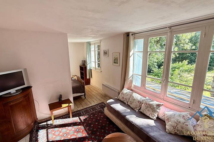 Gîte pour 6 personnes, avec jardin à Saint-Sauves-d'Auvergne - 2