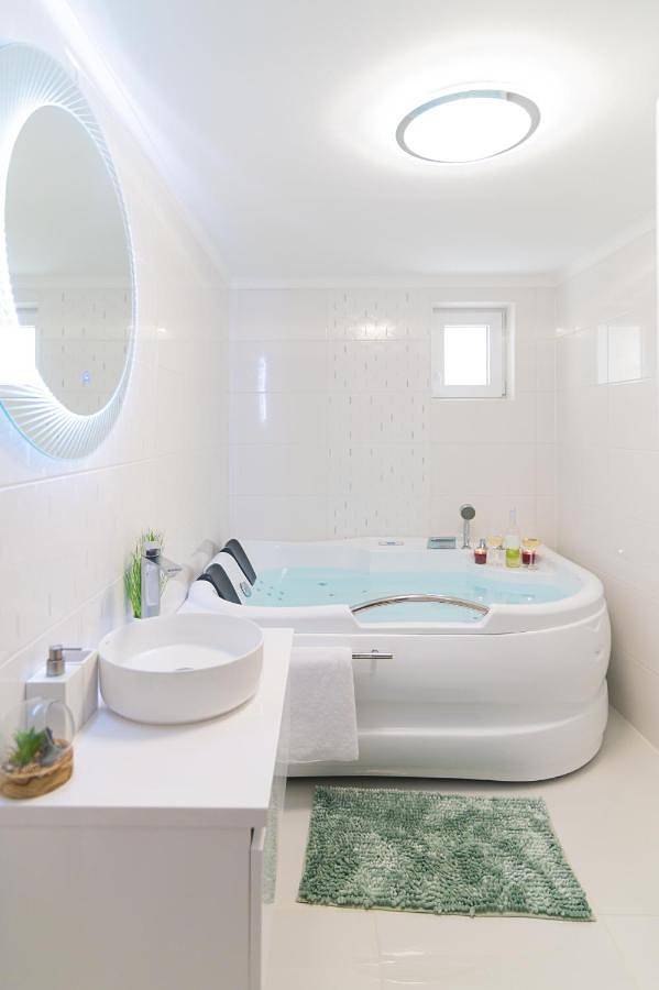 Ferienwohnung für 5 Personen, mit Terrasse und Garten in Keszthely