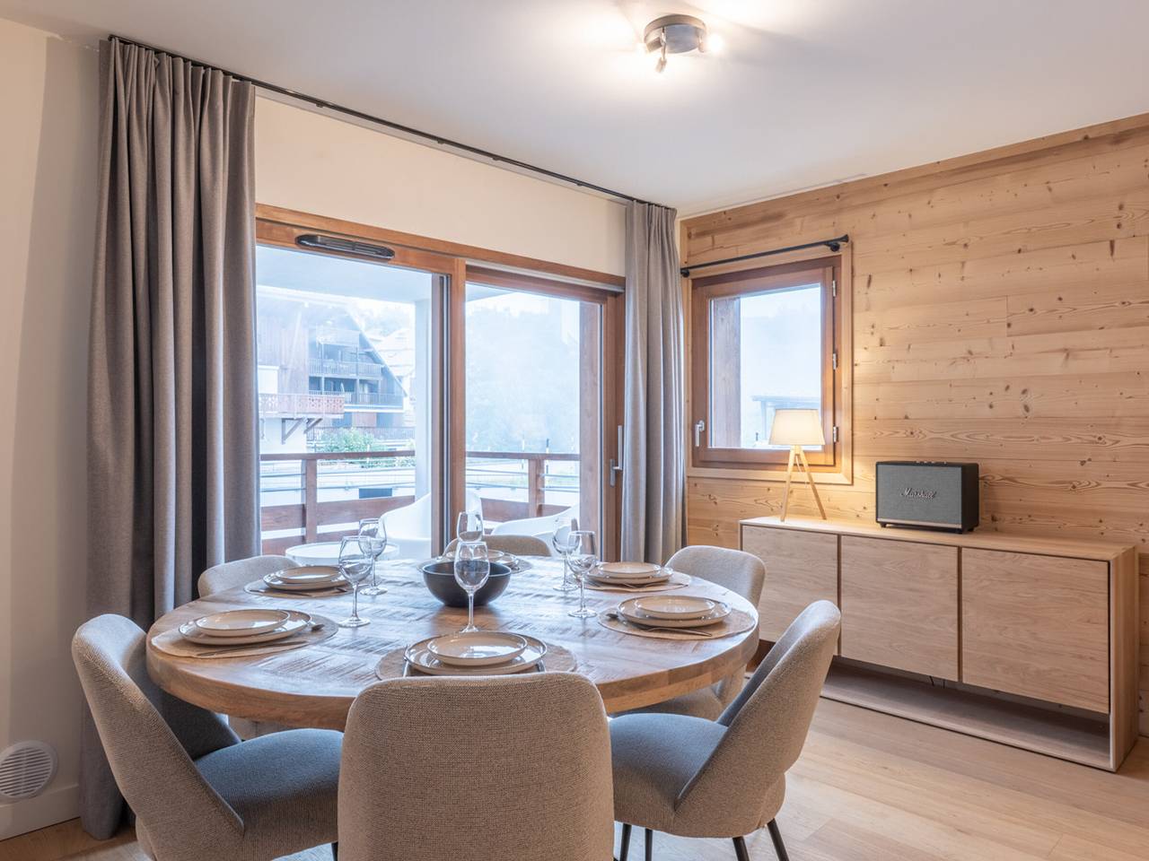 Appartement entier, Appartement neuf skis aux pieds, 4 chambres, garage, Alpe d'Huez in Huez, Parc national des Écrins