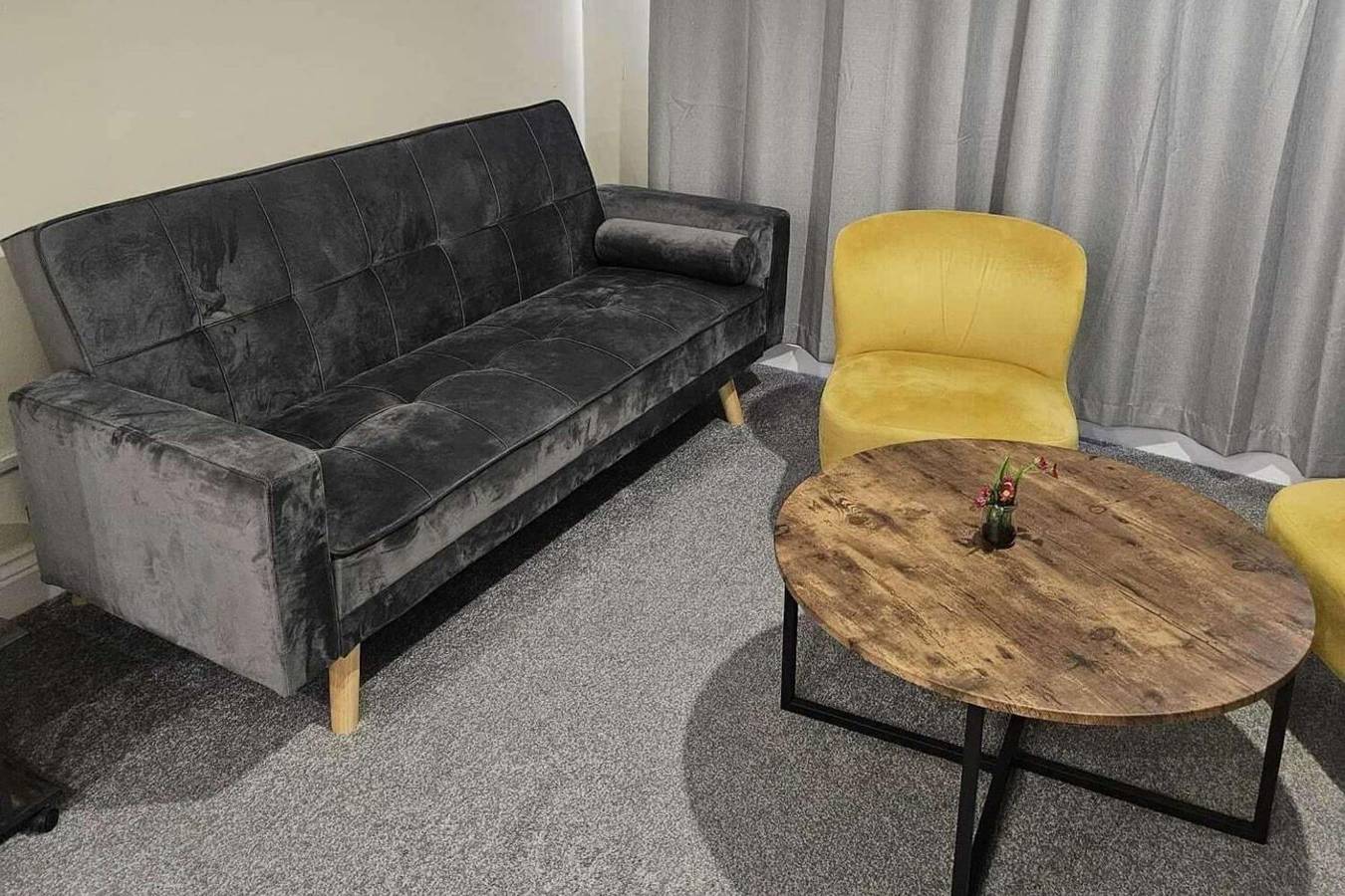 Entire holiday apartment, Apartment - Sleeps 6 - Self Check In - Beach Close in Southsea, Portsmouth