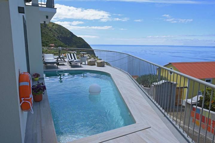 Ferienhaus für 6 Personen, mit Pool und Garten sowie Balkon, kinderfreundlich