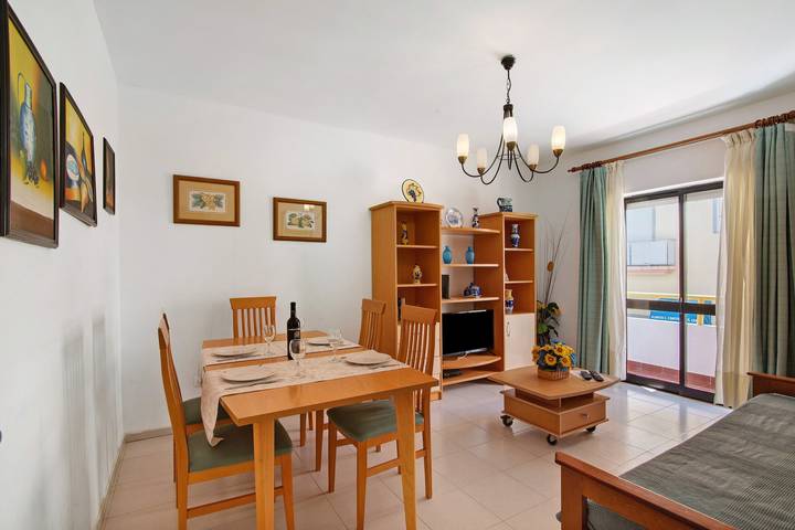 Gîte pour 5 personnes, avec balcon dans Monte Gordo - 3