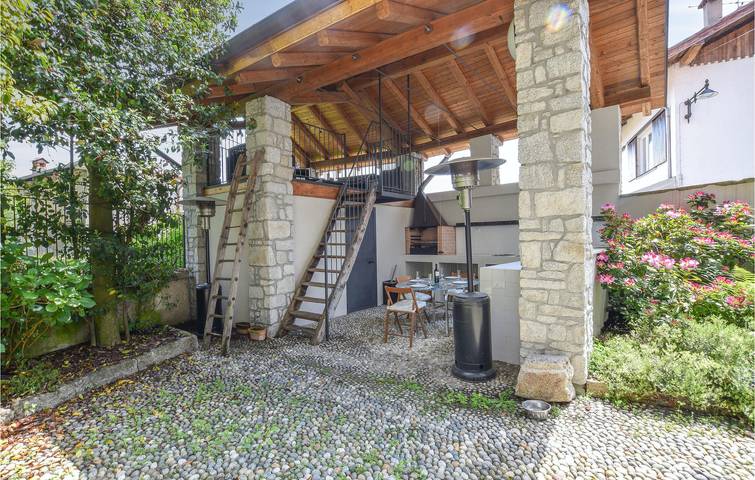 120 qm Wohnung mit WiFi, Terrasse und Seeblick! in Boleto (Madonna del Sasso), Madonna del Sasso