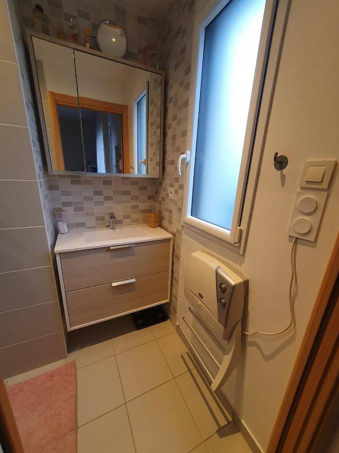 Location de vacances pour 8 personnes, avec vue et jardin à Romillé - 3