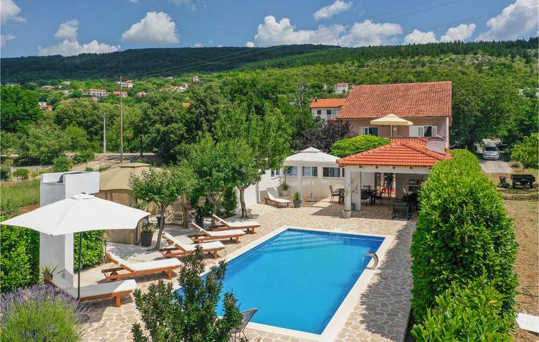 Charmante Ferienwohnung mit Pool und Terrasse, in der Nähe von Fluss und See in Imotski, Makarska Riviera