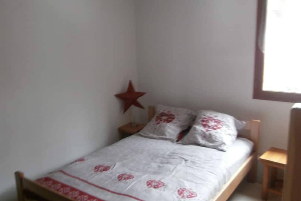 Entire apartment, Just 5 minutes from the Domaine des Sybelles! Fully equipped apartment with view. in Saint-Colomban-des-Villards, Saint-Jean-de-Maurienne region