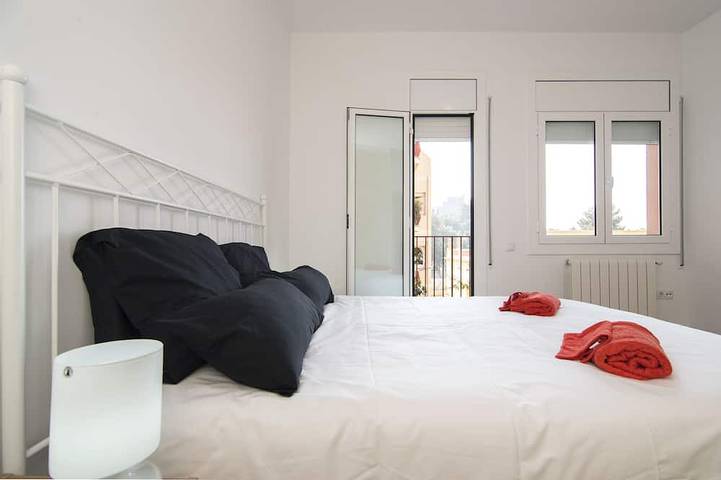 Ferienhaus für 15 Personen, mit Terrasse und Garten in Barcelona - 2