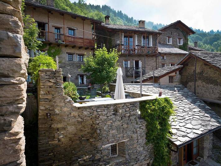 Gîte pour 2 personnes, avec Balcon et Terrasse ainsi que Jardin et Vue à Stroppo