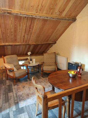 Gîte pour 4 personnes, avec terrasse ainsi que jardin et vue, animaux acceptés à Pionsat
