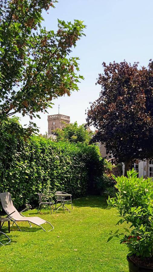 Chambre d’hôte pour 2 personnes, avec terrasse ainsi que jardin et vue, animaux acceptés