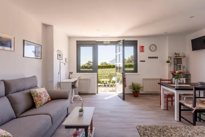 Maison d’hôte pour 3 personnes, avec terrasse et vue - 1
