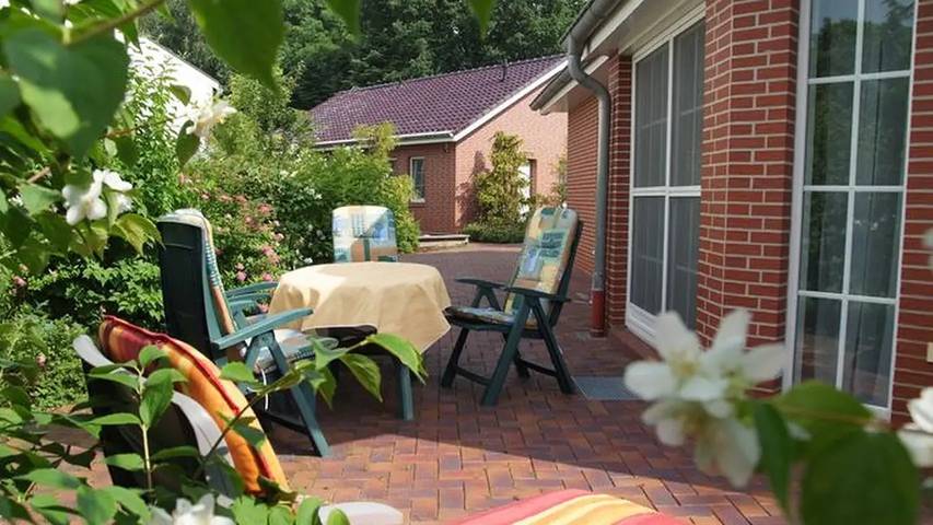 Ferienhaus für 4 Personen, mit Pool und Garten sowie Terrasse und Sauna in Leer und Umgebung - 4