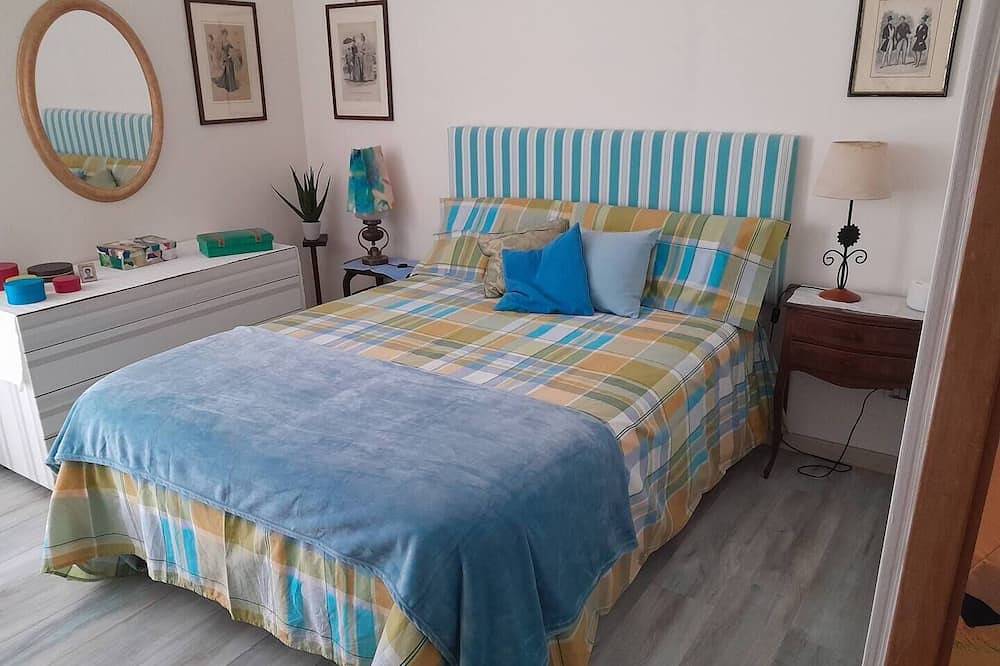 Ganze Wohnung, Casa Felice 2 double bedrooms, 2 bathrooms, lake view, garden, 5 minutes from downtown in Trevignano Romano, Braccianosee