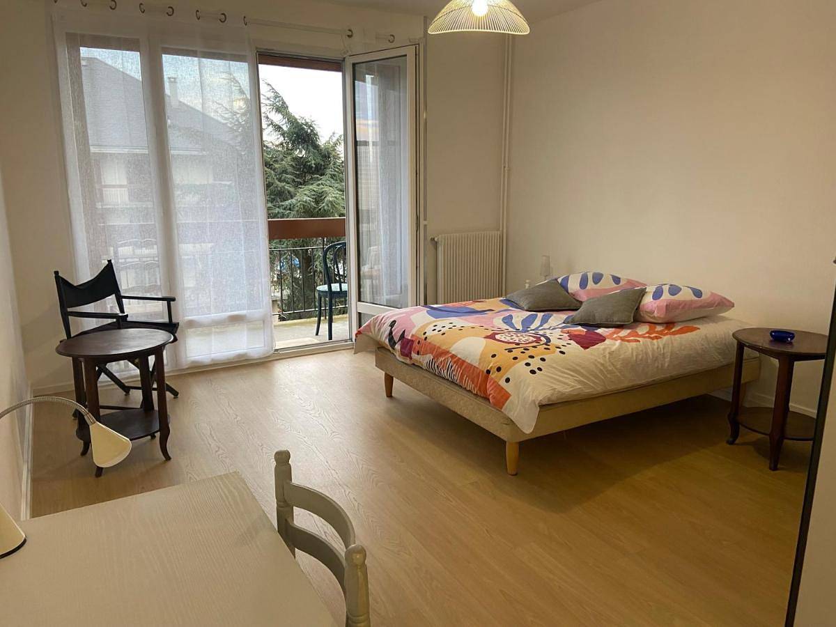 Appartement entier, Joli studio avec balcon in Vendôme, Vallée de la Loire