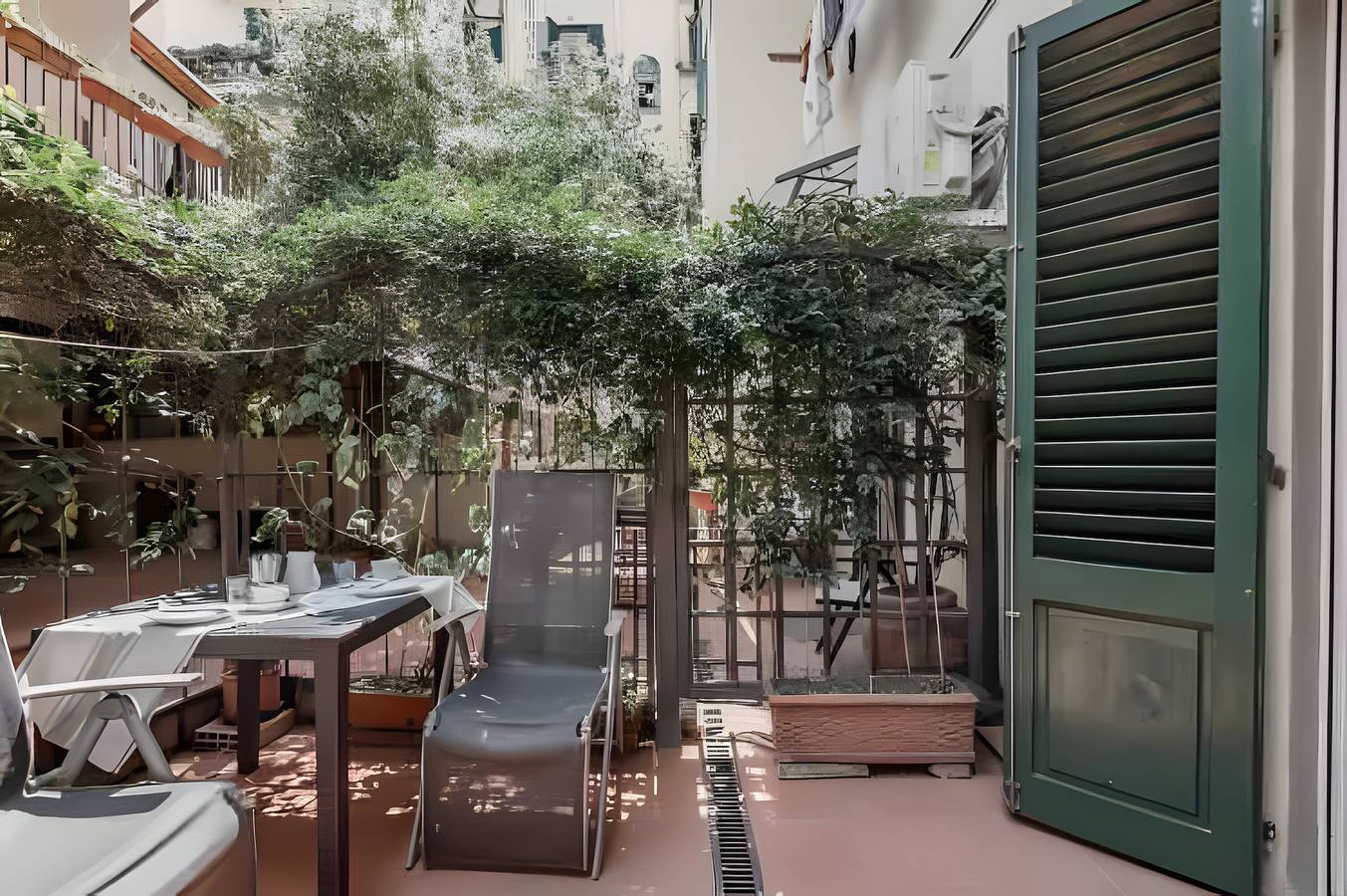 Appartamento intero, Firenze con patio in centro in Firenze, Firenze province