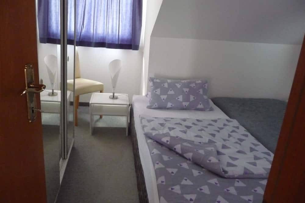 Ganze Wohnung, Appartement mit sehr schönem Seeblick und Privatterrasse in ruhiger Südlage in Donnerskirchen, Leithaberg