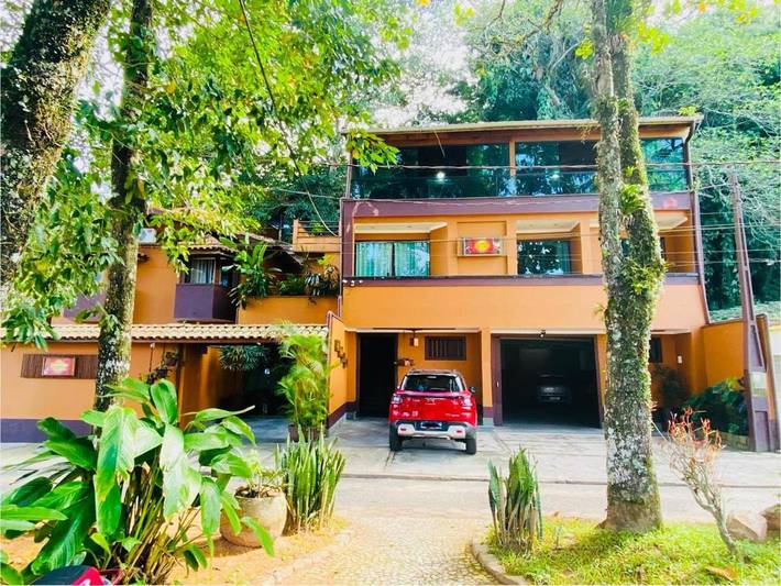 Pousadas para 2 pessoas, com terraço e jardim e ainda vista, com animais de estimação em Massaguaçu