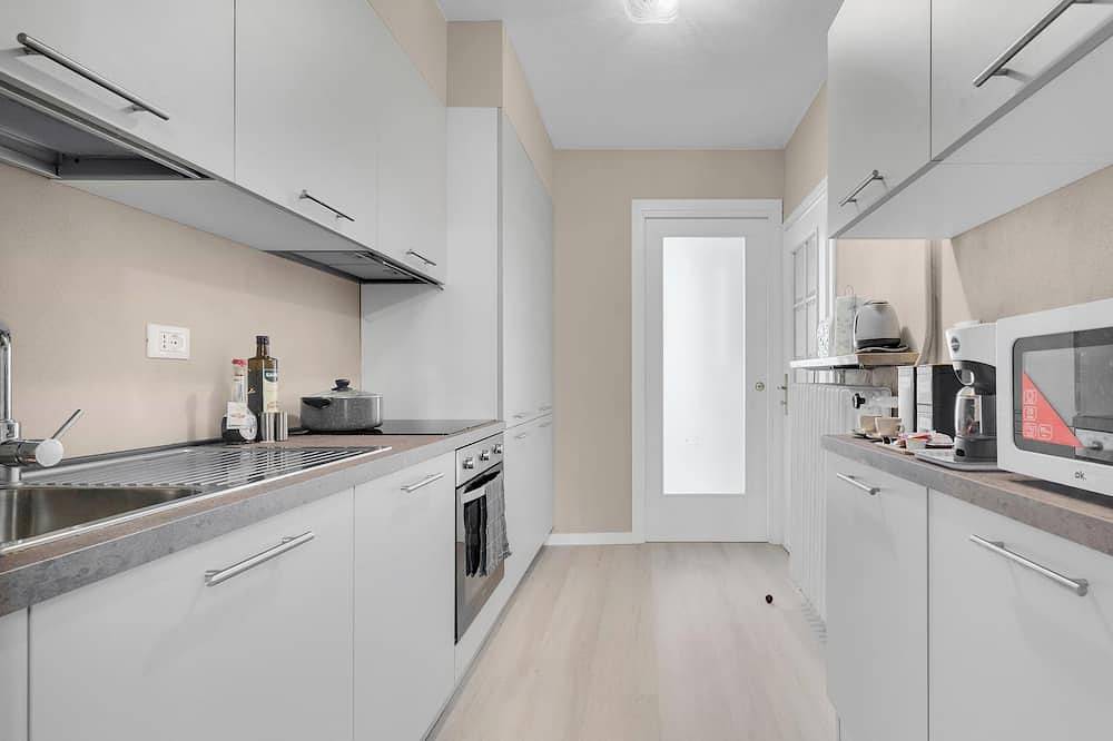 Ganze Wohnung, 2 Bedroom Family Apartment | 400mt from Old Bridge | A/C + Wifi in Bassano del Grappa, Vicenza Provinz