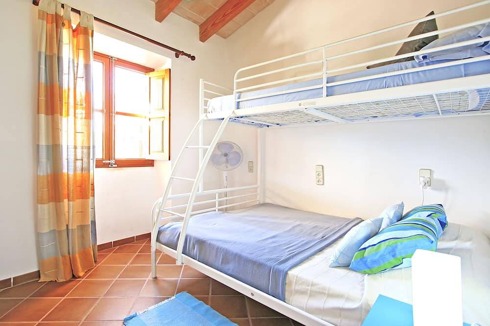 Ses Tanquetes: piscina privada, internet, jardín, barbacoa y terraza. in Sineu, Interior de Mallorca