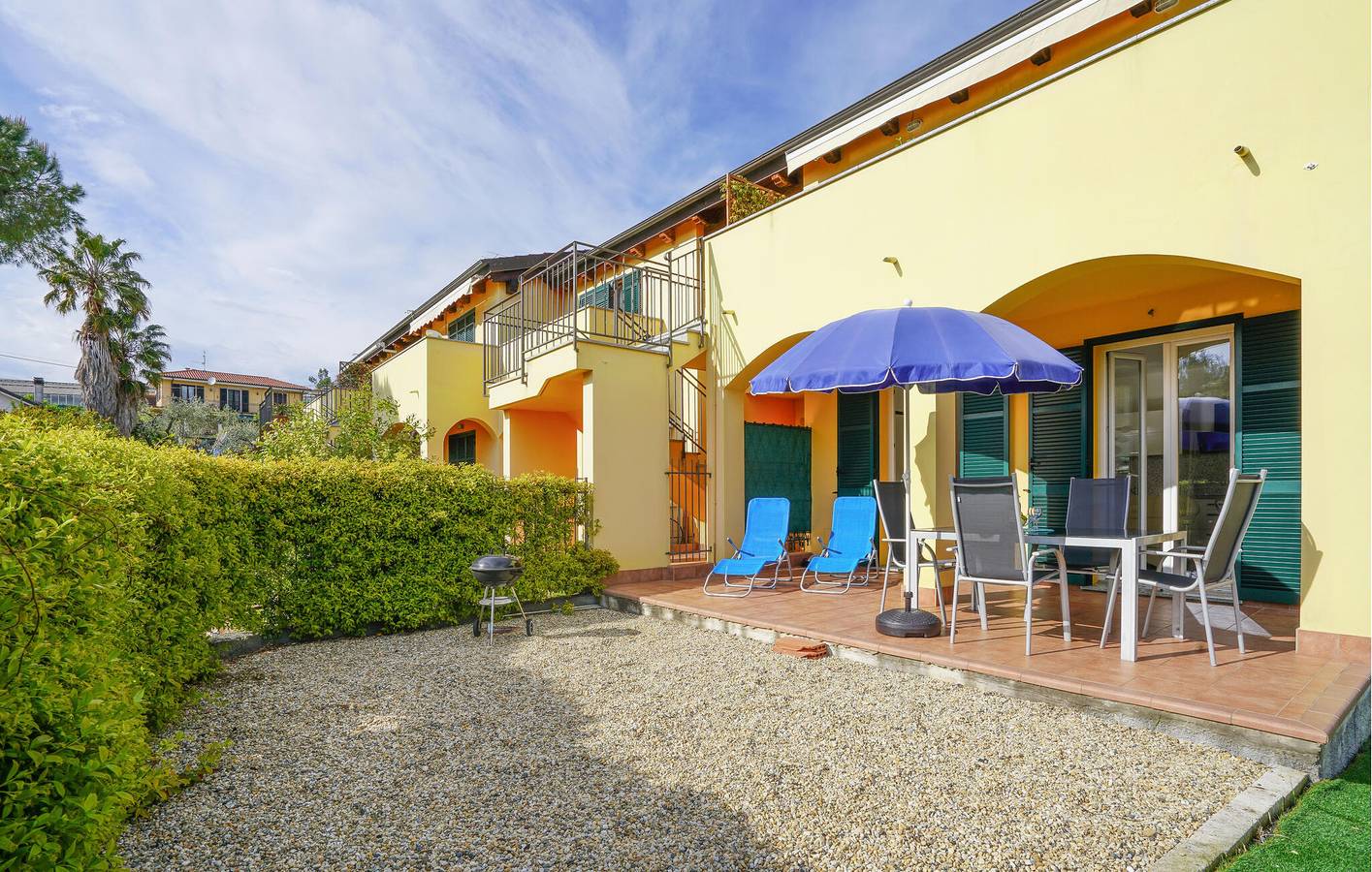 Modernes Apartment mit Terrasse, Garage & WiFi - Nähe Strand & Restaurants in Caramagna Ligure, Imperia