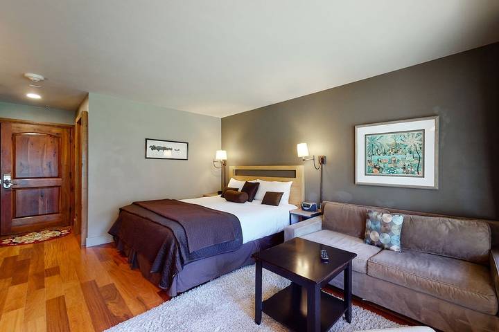 Vacation apartment for 4 people, with terrace and hot tub as well as sauna and pool in Vail