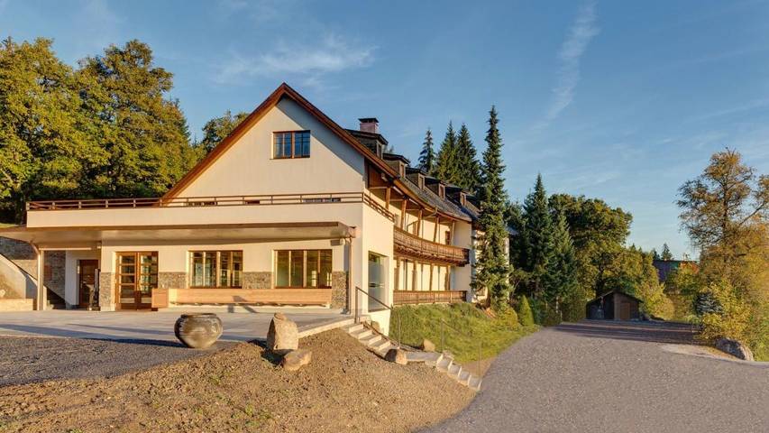 Hotel für 6 Personen, mit Terrasse und Garten sowie Ausblick in Schwarzenberg - 4