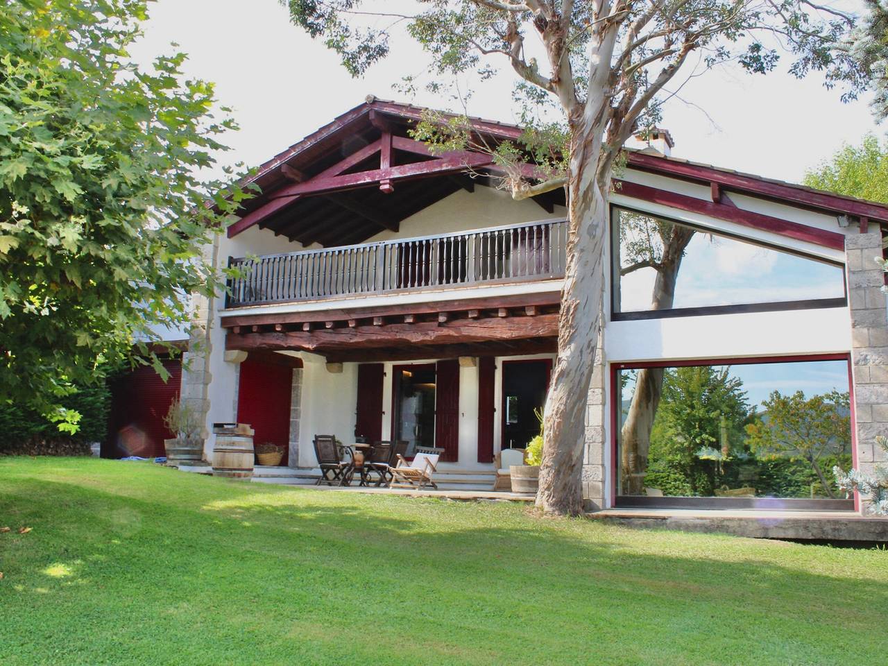 Somptueuse villa Basque avec vue sur la Rhune et grand jardin in Urrugne, Région de Bayonne
