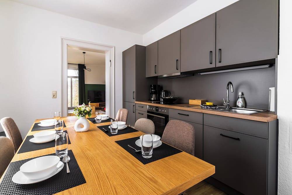 Ganze Wohnung, Hohnsteinoase-Fasssauna mit Kühlbecken-Parkplatz-Waschmaschine in Hohnstein, Elbsandsteingebirge