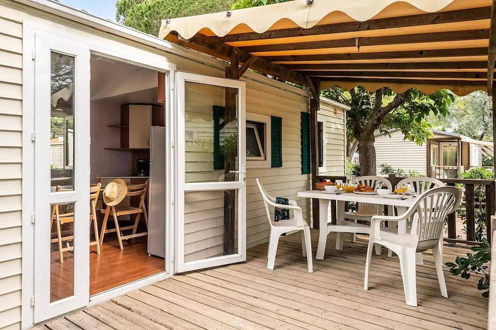 Mobil-home | Classic | 2 Ch. | 4 pers. | Terrasse surélevée in Landevieille, Vallée de la Loire