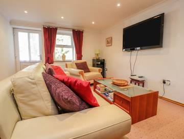 Log Cabin for 2 People in West Yorkshire, Yorkshire, Photo 3