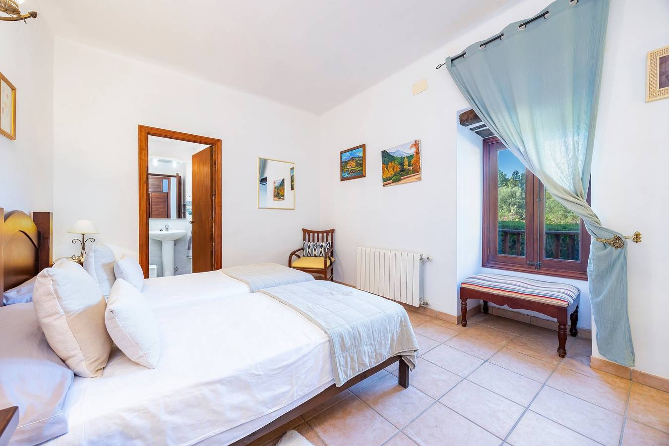 Zimmer 'Habitación 2' mit Bergblick, Gemeinschaftspool und Wi-Fi in Puigpunyent, Mallorca Westen