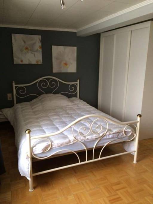 Location de vacances pour 5 personnes, avec jardin ainsi que vue et terrasse dans Treignes - 4