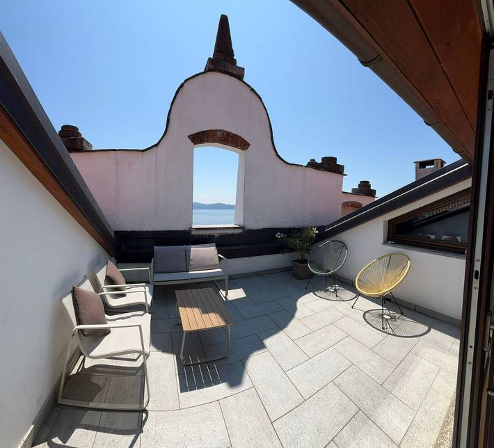 Appartamento per 6 persone, con vista lago e terrazza a Comune di Verbania