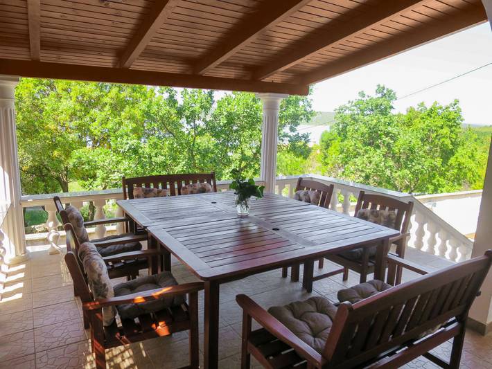 Ferienhaus für 8 Personen, mit Balkon und Terrasse in Obrovac