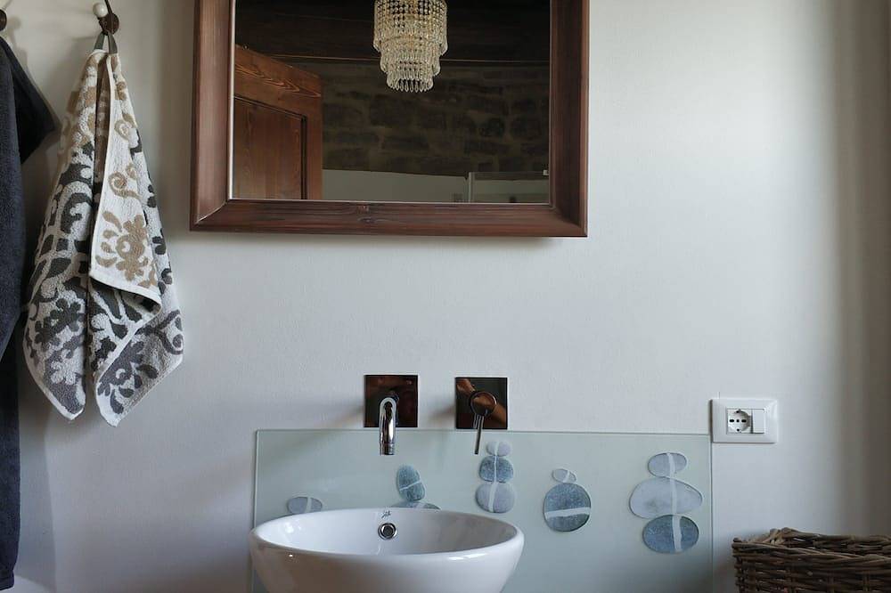 Appartement entier, Charmante maison de campagne récemment rénovée dans les Marches in Pergola, Valle del Metauro