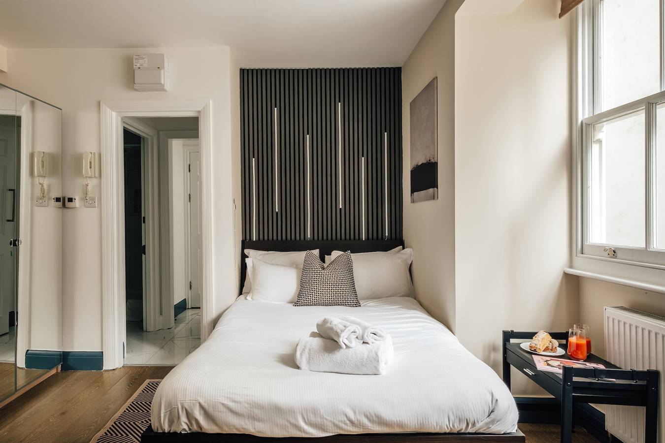 Entire apartment, Modern Kensington Studio in Kensington and Chelsea, London