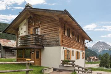 Chalet for 10 People in Canazei, Langkofel Group, Photo 2